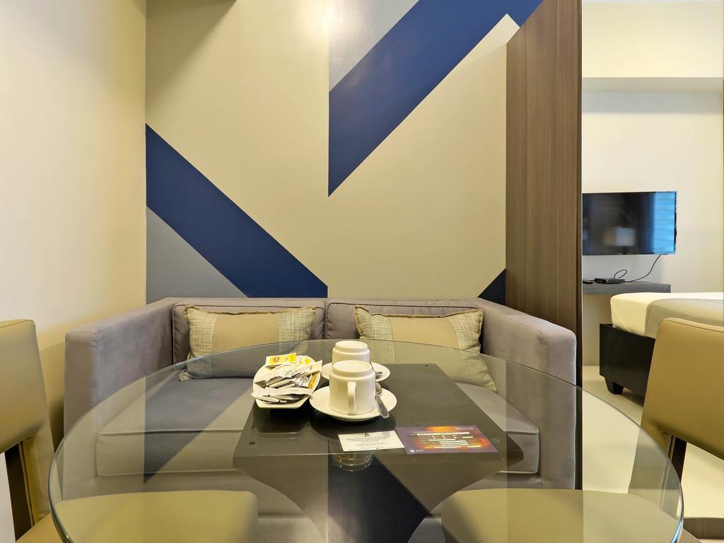 Currency Serviced Suites Manila Eksteriør billede