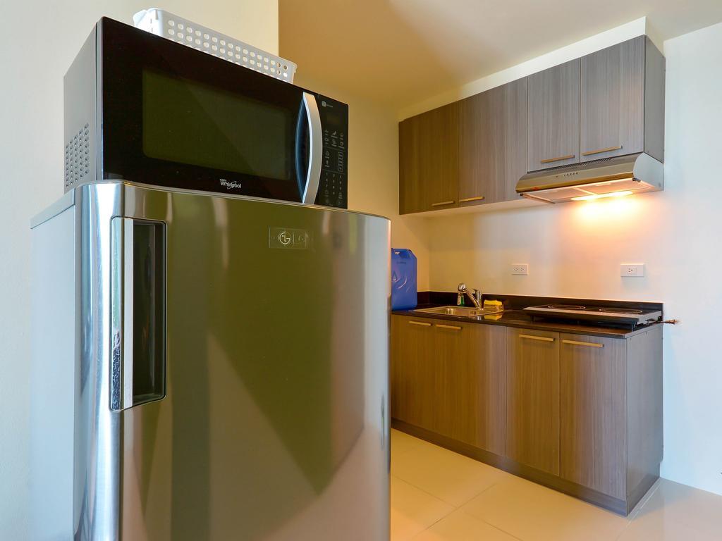 Currency Serviced Suites Manila Eksteriør billede