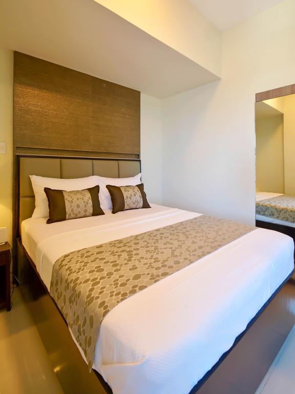 Currency Serviced Suites Manila Eksteriør billede