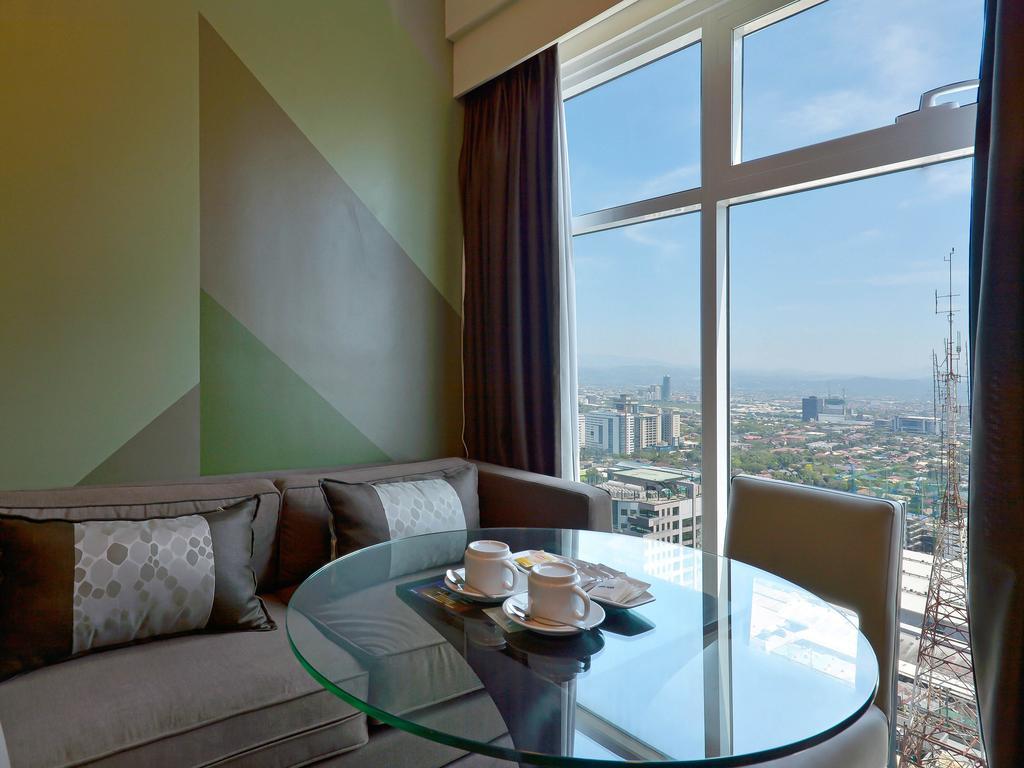 Currency Serviced Suites Manila Eksteriør billede