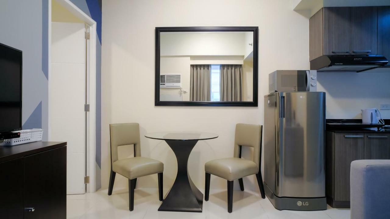 Currency Serviced Suites Manila Eksteriør billede