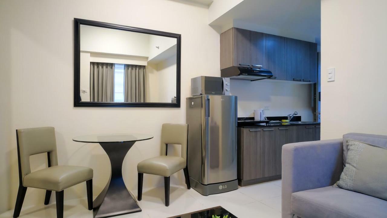 Currency Serviced Suites Manila Eksteriør billede