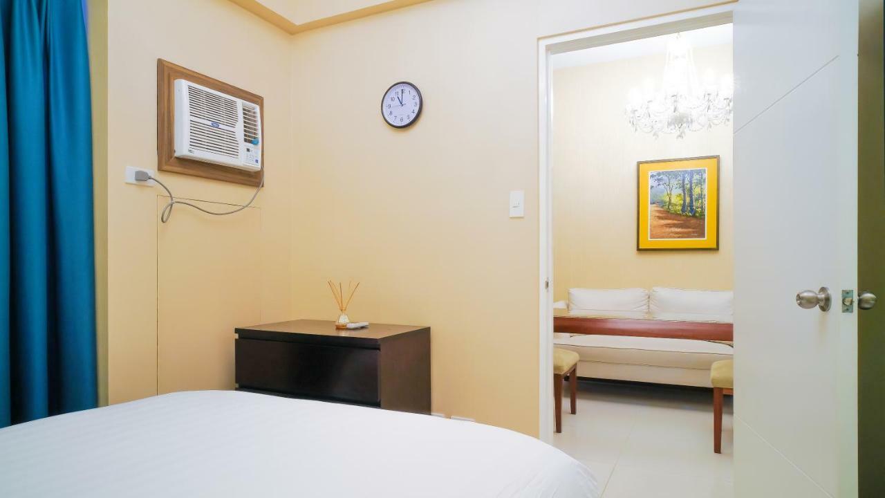 Currency Serviced Suites Manila Eksteriør billede